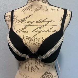 Maidenform Beach Black Bikini Top 36B Swimwear Cups Smooshed Swim top New